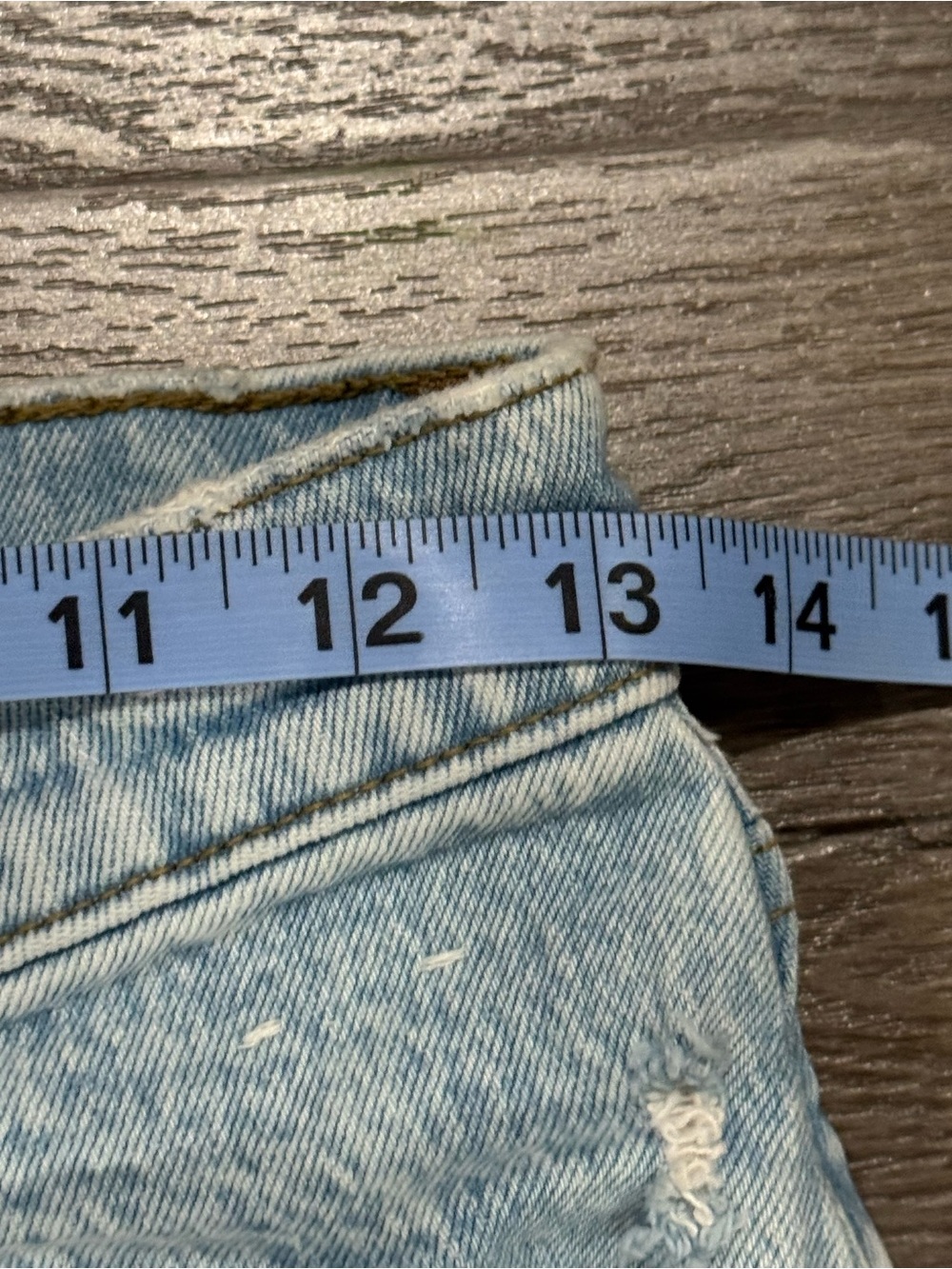 Abercrombie 90s Relaxed High Rise Light Wash Jeans 26R - Picture 9 of 15